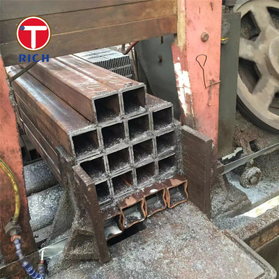 قیمت خوب ASTM A500 درجه A گالوانیزه لوله فولادی جوشکاری جوشکاری سیاه مربع سوراخ برای ساخت و ساز آنلاین