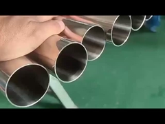 نمایش محصولات تمام شده از لوله های فولاد ضد زنگ